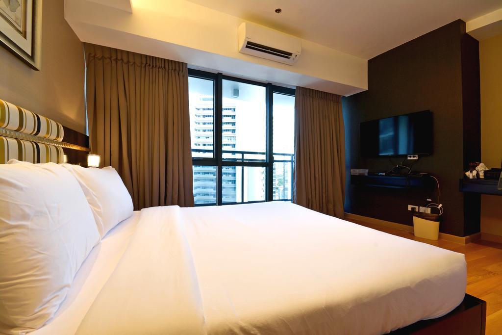 Milano Versace Suites Makati City Exterior photo