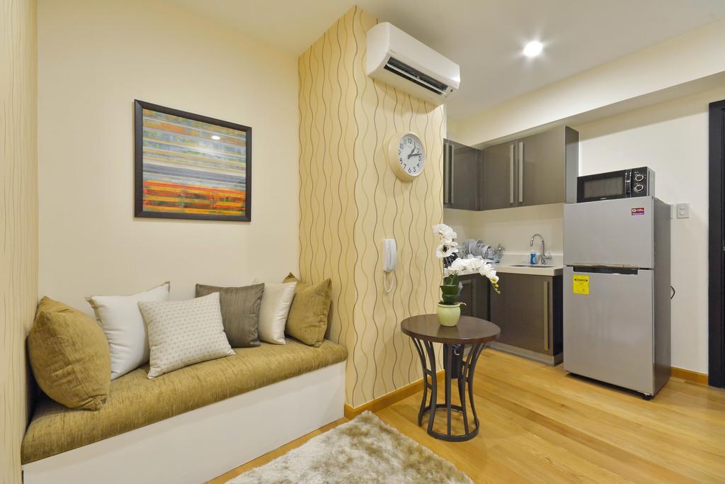 Milano Versace Suites Makati City Exterior photo