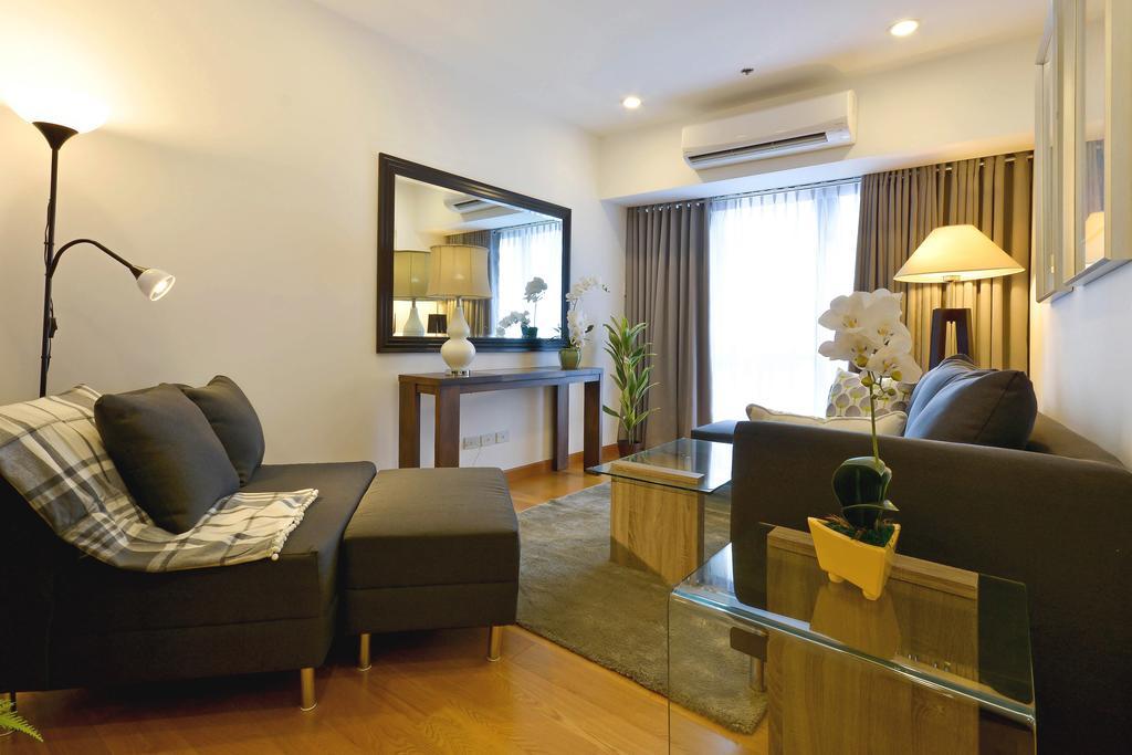 Milano Versace Suites Makati City Exterior photo