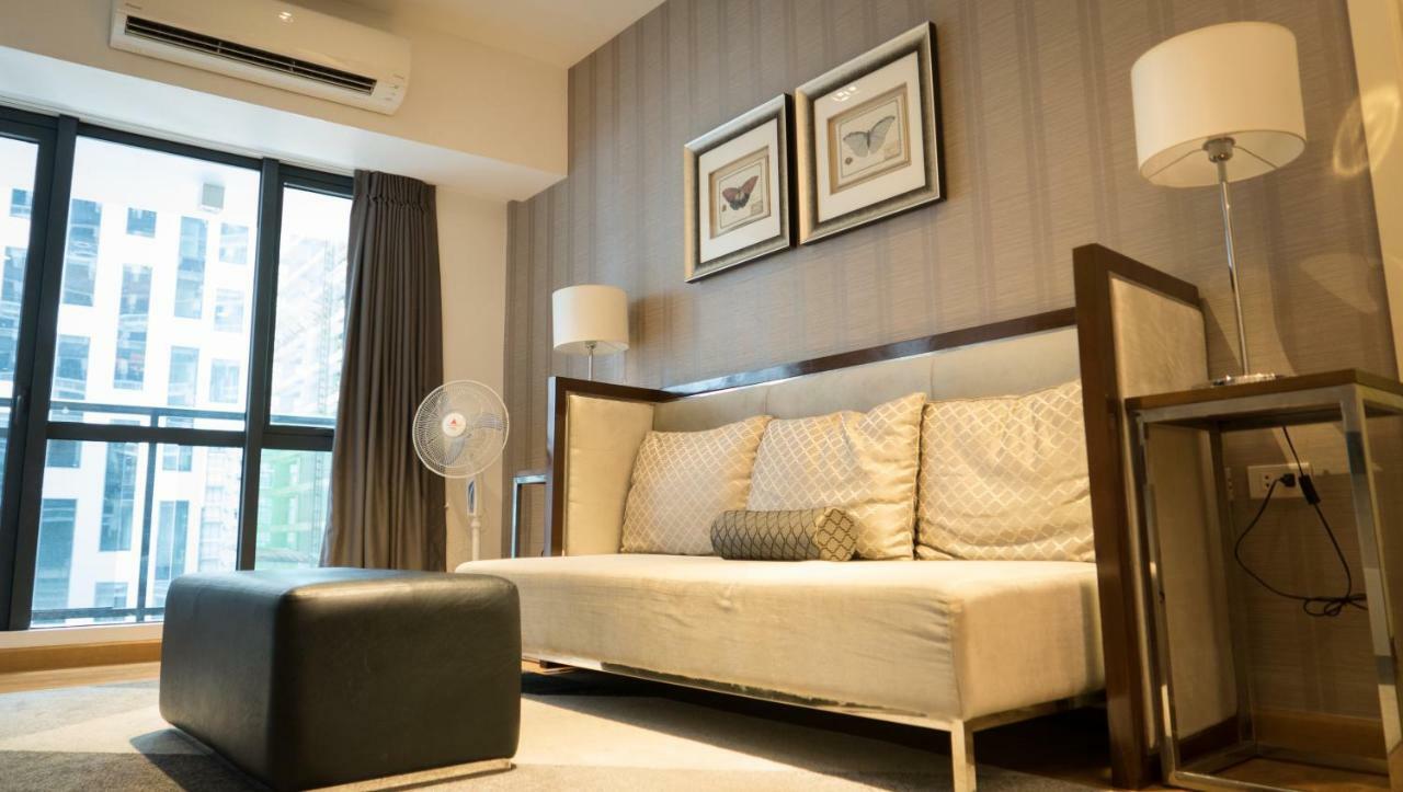 Milano Versace Suites Makati City Exterior photo