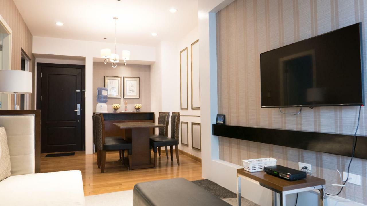 Milano Versace Suites Makati City Exterior photo