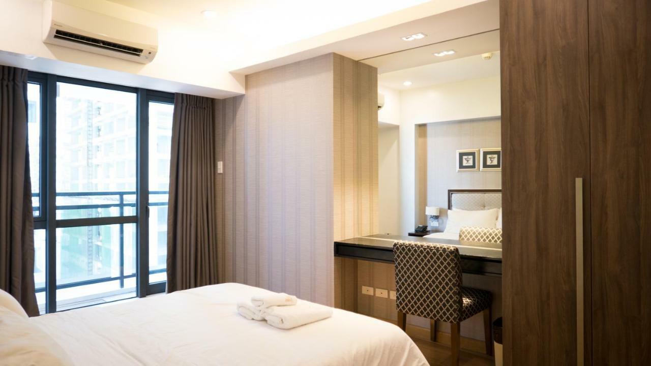Milano Versace Suites Makati City Exterior photo